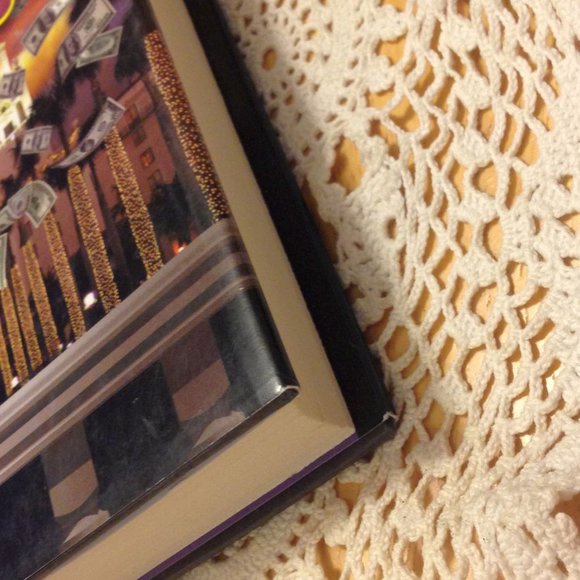 Crime Adventure, Standup Guy by Stuart Woods - Picture 6 of 6